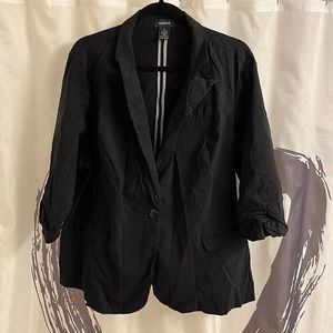Torrid women’s plus size blazer and skirt suit size 4 in EUC